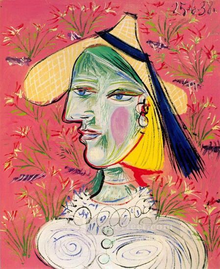 Femme au chapeau de paille sur fond fleuri 1938 Cubists Oil Paintings